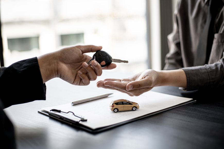 Przekazanie kluczy do samochodu nad umową wynajmu